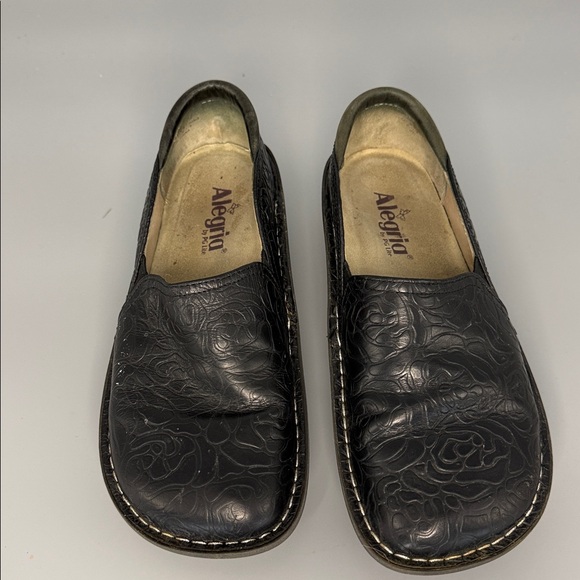 Alegria Other - Alegria Debra Professional Clog –Black Embossed Rose Leather 38 EU (US 8-8.5)
